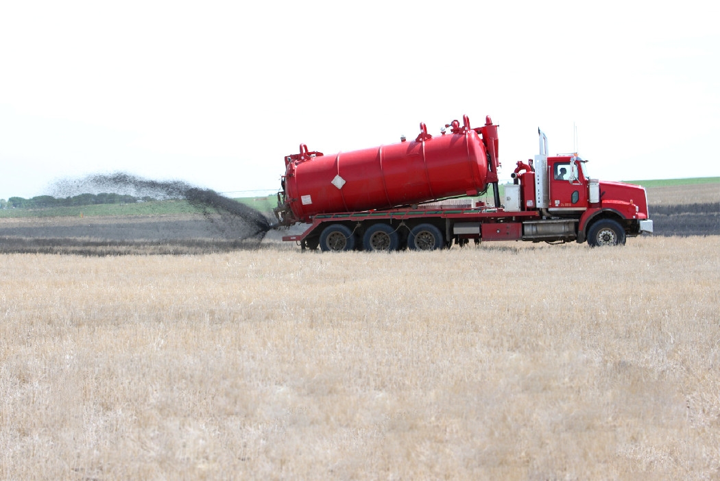 Drilling waste truck